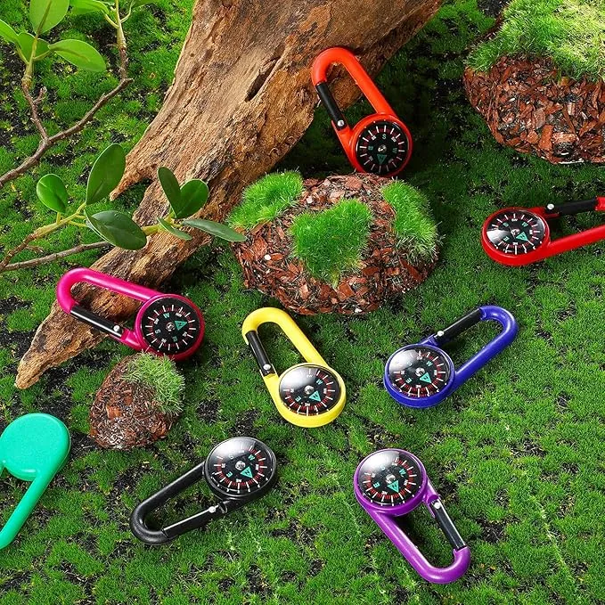 32 Pcs Compass Keychain for Kids Adventure Camping Small Keychain Belt Clips with Holes Compass Metal Buckle Keychain Outdoor Camping Party Favors