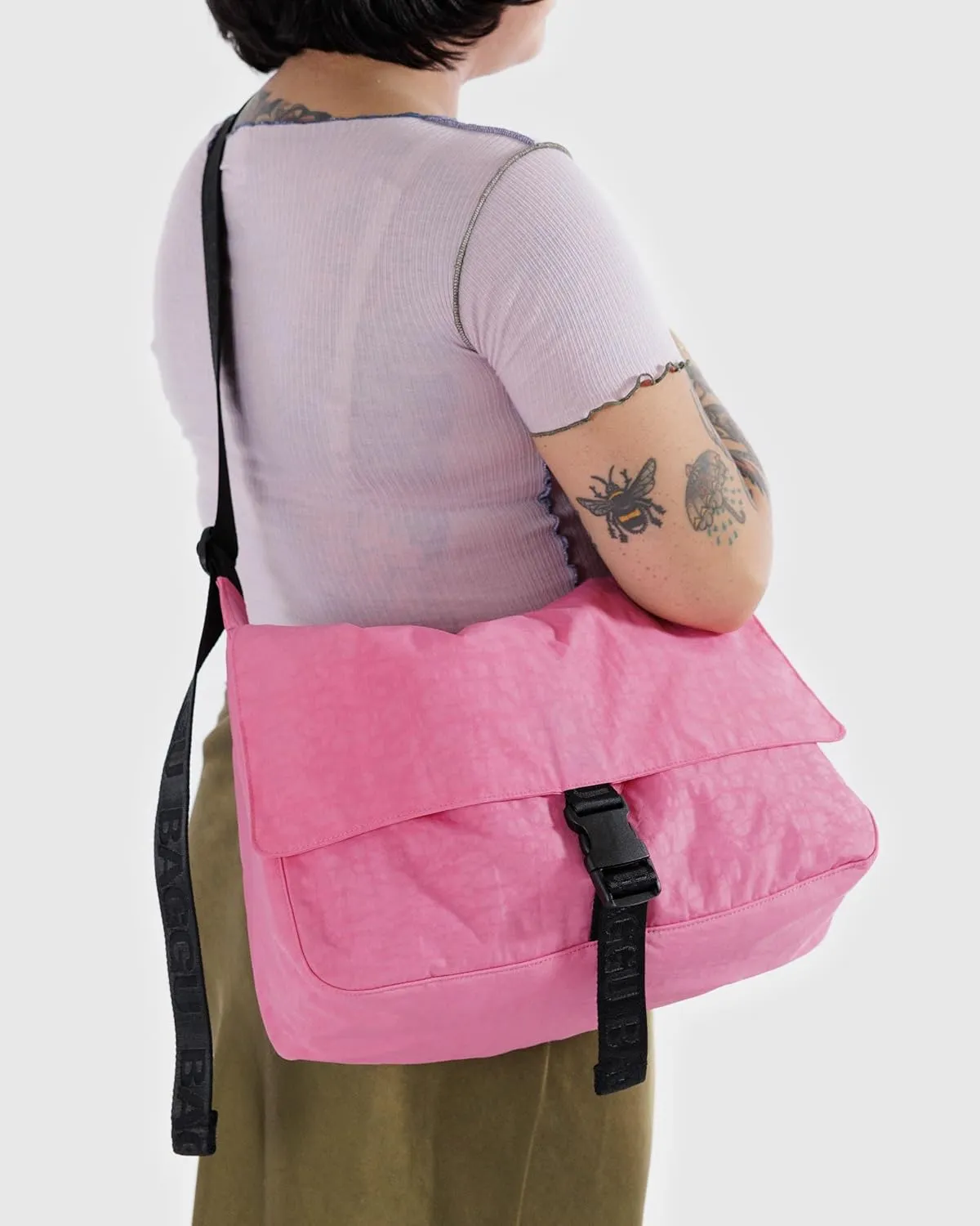 BAGGU Nylon Messenger Bag