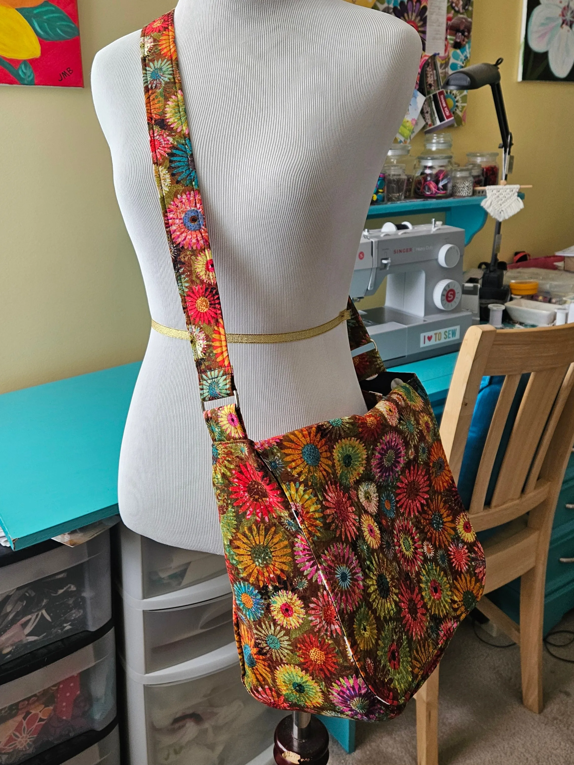 DIY Messenger Sling Bag Sewing Tutorial / Messenger Bag Pattern / Sling Bag Sewing Pattern / Crossbody Bag Purse Sewing Pattern