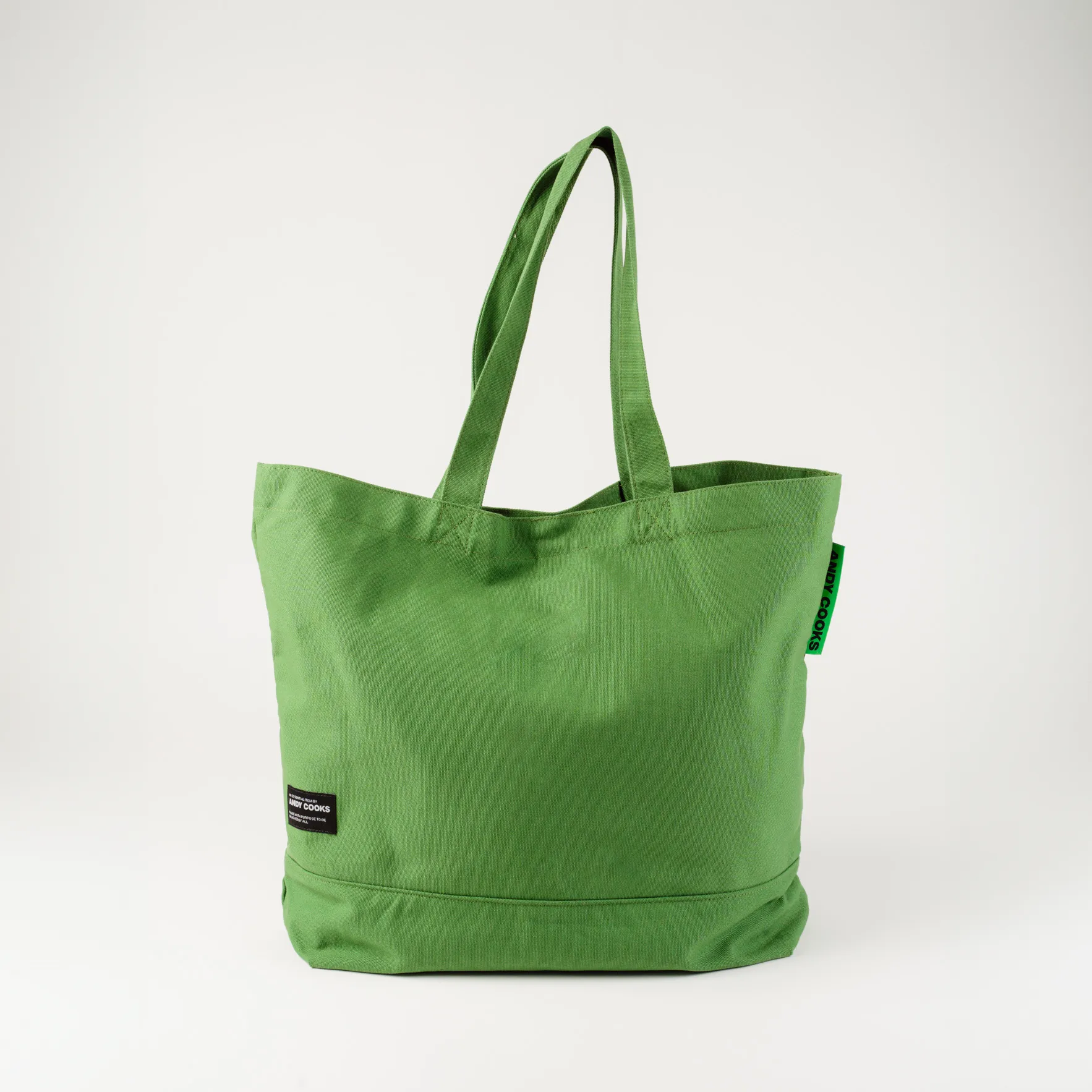 Essential tote