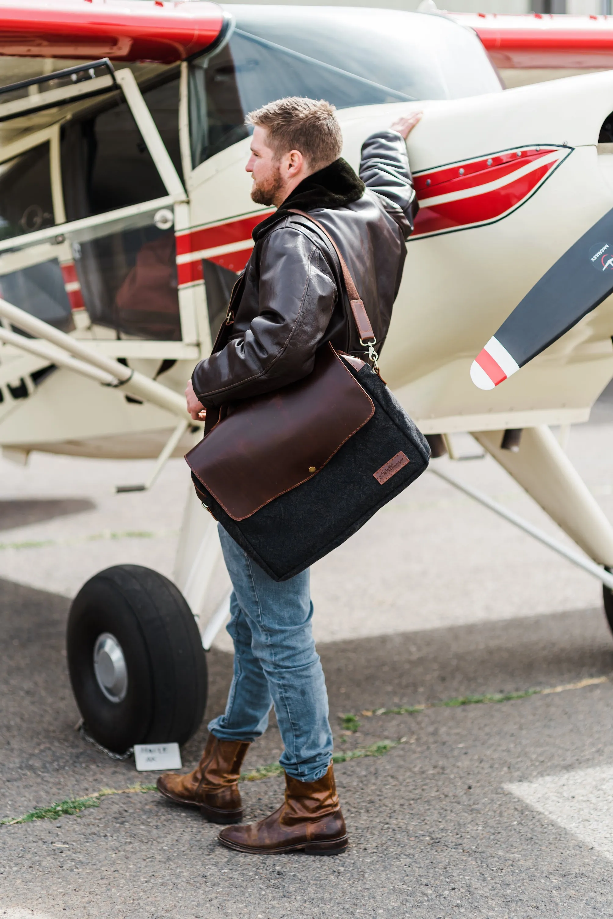 The Peddler: Leather laptop attache / wine sales bag